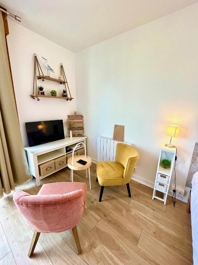 Salm, Coquet Studio Avec Balcon Ouistreham Exteriér fotografie